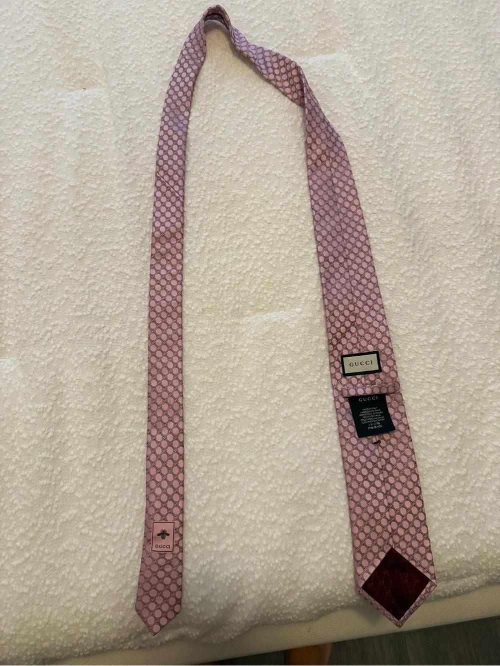 Brand New without Tag/ Box- Gucci Pink Silk Tie
